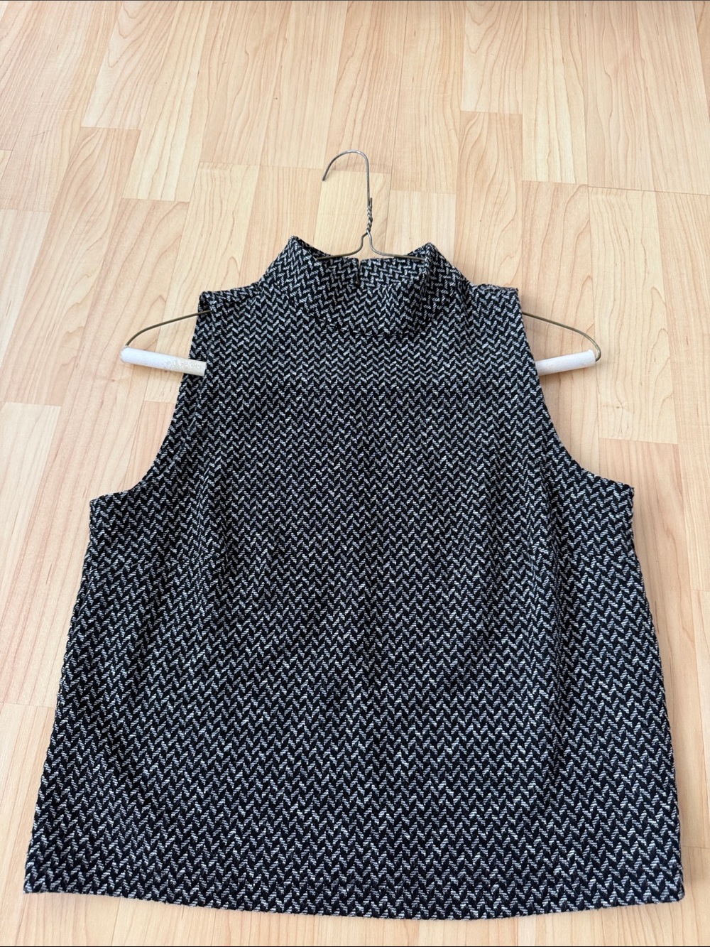 Sleeveless Mock Neck Women's Top in Black and White